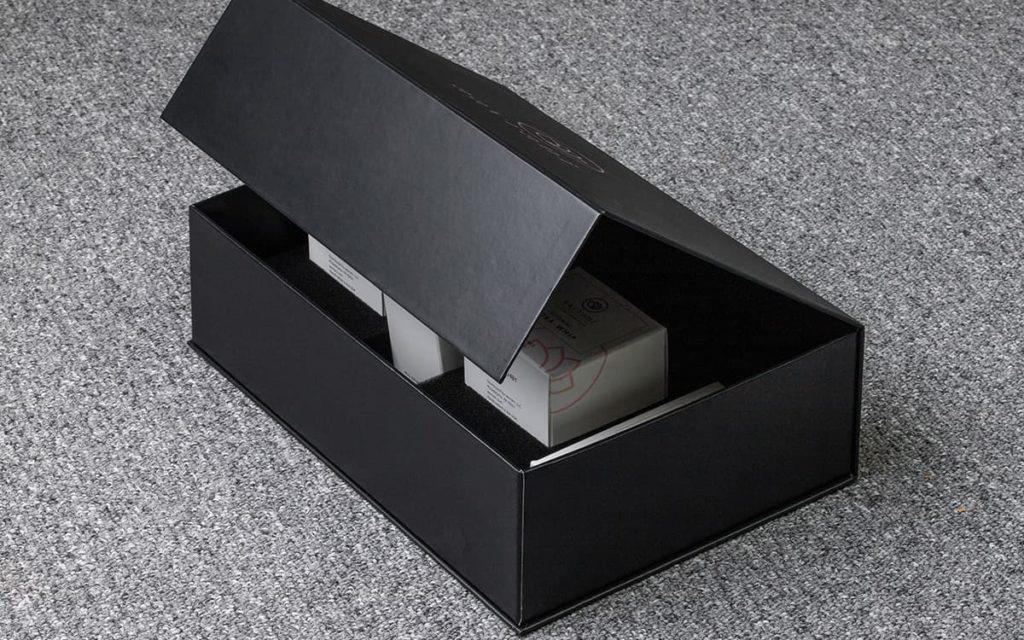 Example of magnetic rigid box