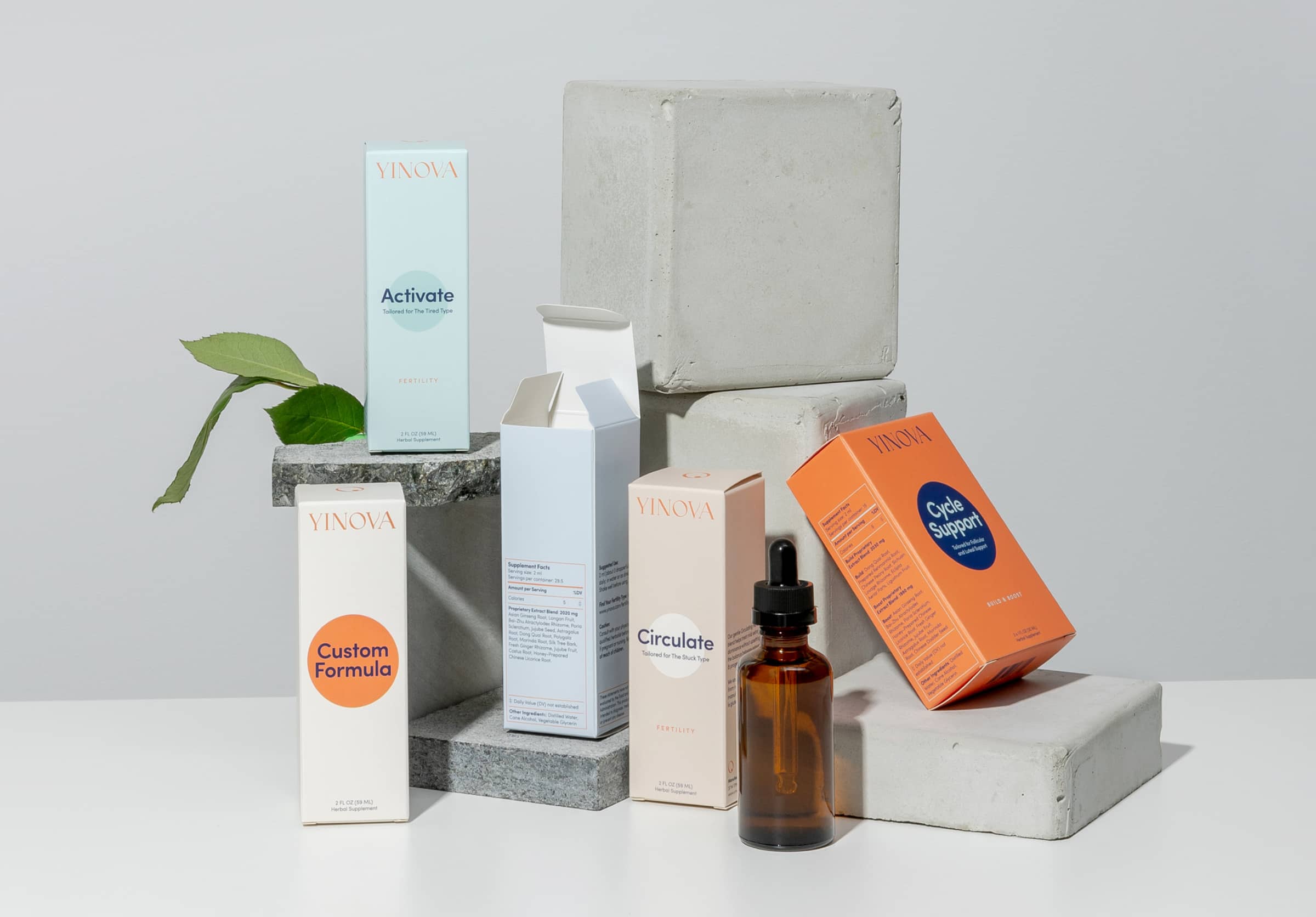 Yinova custom packaging set with products