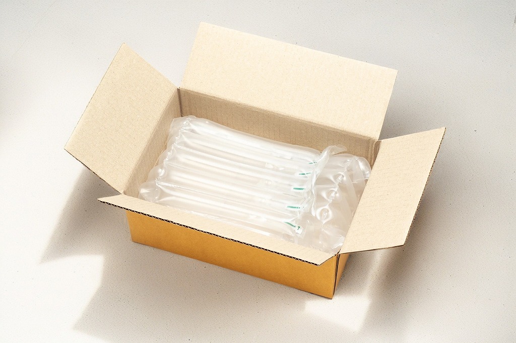 Packaging Air Bags Pillows in Box